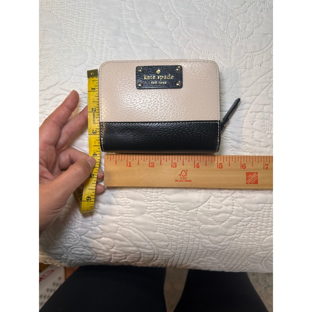 Kate Spade Wallet Womens OS Cream Black Colorblock Pebbled Leather Bifold